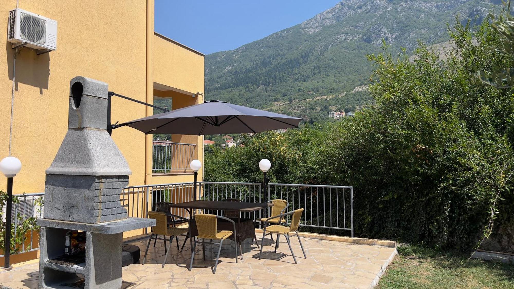 Villa Risan Apartments Exterior foto